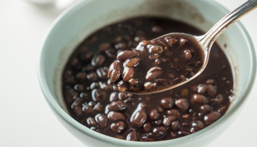Sweet red bean soup